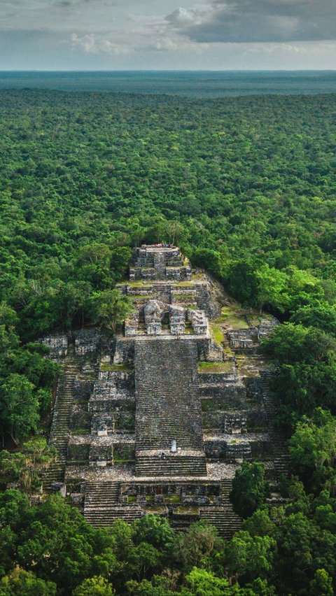 Bangunan Kuno Pemujaan Dewa Ular Ditemukan di Tengah Hutan Belantara, Bentuknya Melingkar