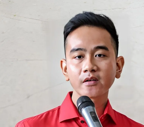 <br>Wali Kota Solo Gibran Rakabuming Raka tak juga mengundurkan diri dan mengembalikan kartu tanda anggota ke DPC PDI Perjuangan setempat.