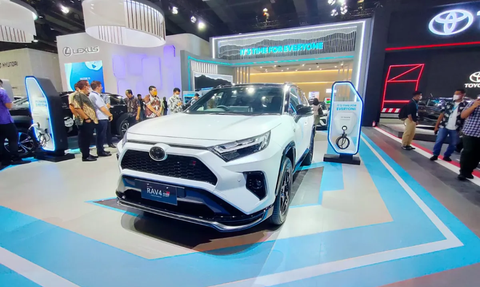 Toyota Recall SUV Populernya akibat Problem Baterai