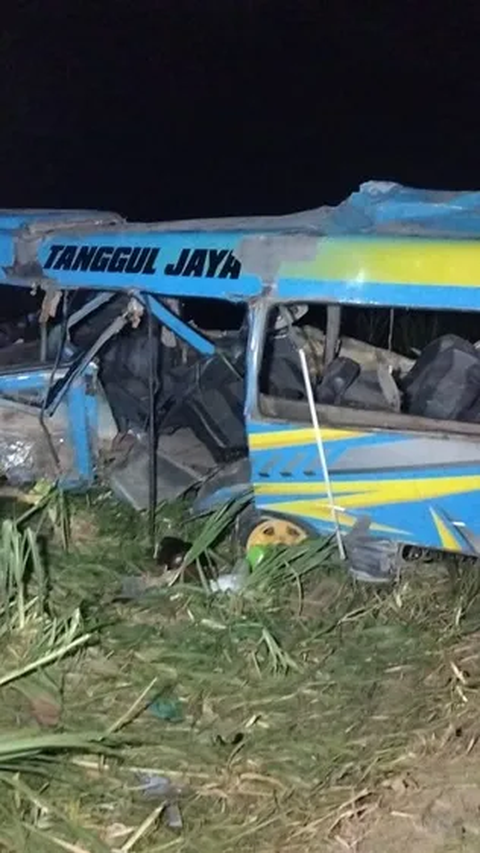 Kereta Probowangi Tabrak Minibus di Lumajang, 11 Orang Penumpang Tewas