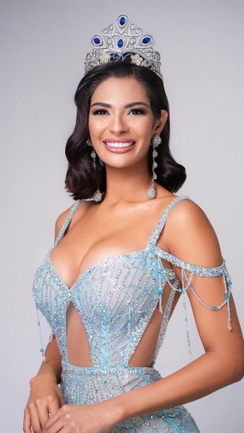 Beautiful Portrait of Sheynnis Palacios when Participating in Miss Universe 2023.