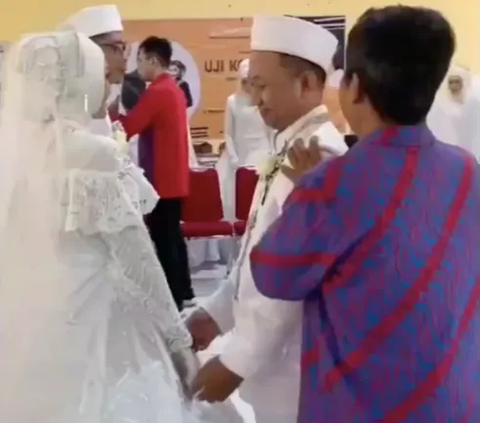 Ngirit Pasangan Pengantin Ini Ikut Nikah Massal, Alasannya Buat Beli Tanah dan Mobil