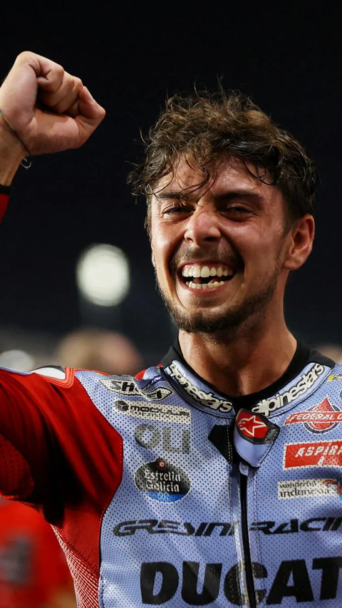 FOTO: Tangis Haru Fabio Di Giannantonio Rasakan Podium Perdana Usai Jadi Juara MotoGP Qatar 2023