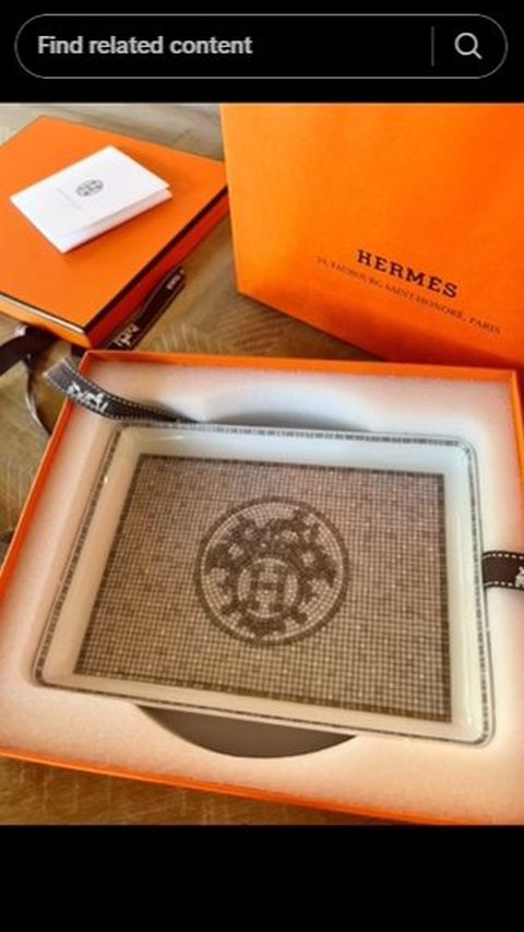 The most surprising thing, Ryan and Gwen gave souvenirs from the Hermes brand.