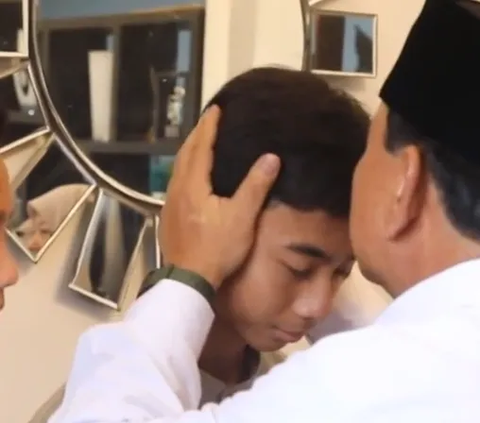 Prabowo Hugs and Kisses Super Tucano Pilot's Son, Adopted as Foster Child: If Anything Happens, Look for Me
