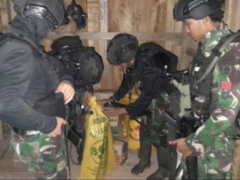 Pasukan TNI Gerebek Pasokan Senjata buat Teroris KKB Papua, Jenisnya Canggih Tak Kaleng-kaleng