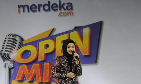 Open Mic Merdeka Vol I: Istri Bupati Taliabu Zahra Yolanda Cerita Kisah Cinta