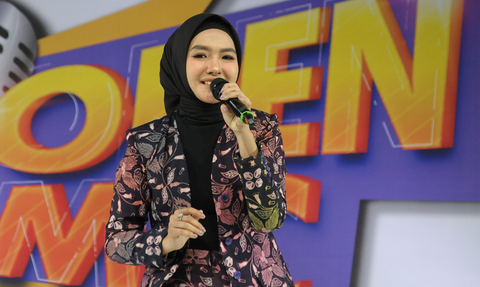 Open Mic Merdeka Vol I: Istri Bupati Taliabu Zahra Yolanda Cerita Kisah Cinta