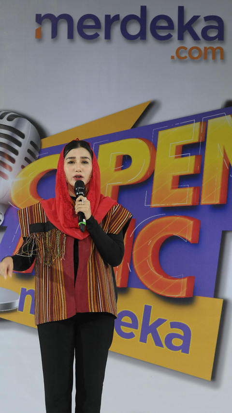 “Kesan pertama menjadi salah satu undangan paling horror karena untuk pertama kali diundang untuk stand up comedy,” kesannya.<br>