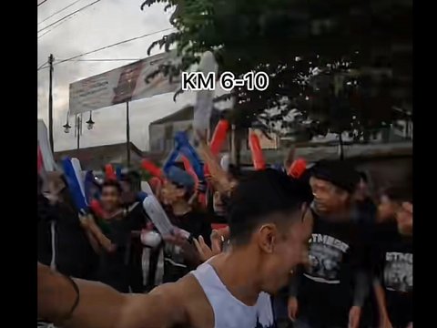 Viral Momen Pria Ikut Maraton 42 KM, Lari Santai Dapat Sorakan Suporter Bak Pemain Bola