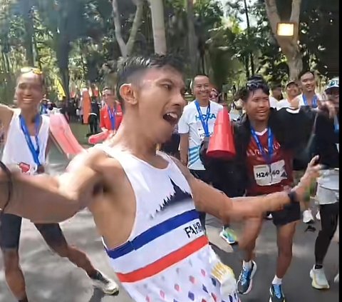 Viral Momen Pria Ikut Maraton 42 KM, Lari Santai Dapat Sorakan Suporter Bak Pemain Bola