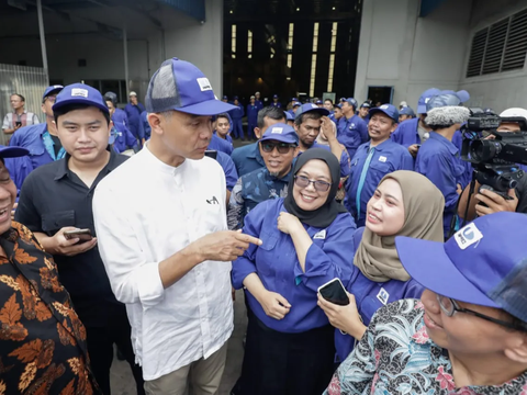 LSI Denny JA: Pasangan Ganjar-Mahfud Mengalami Penurunan Begitu Jauh