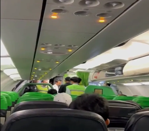 Viral Penumpang Merokok di Dalam Pesawat, Citilink Buka Suara