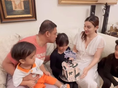 10 Momen Teuku Rassya Bersama Tiga Adik Sambungnya, Sweet Banget Ikut Rayakan Ultah