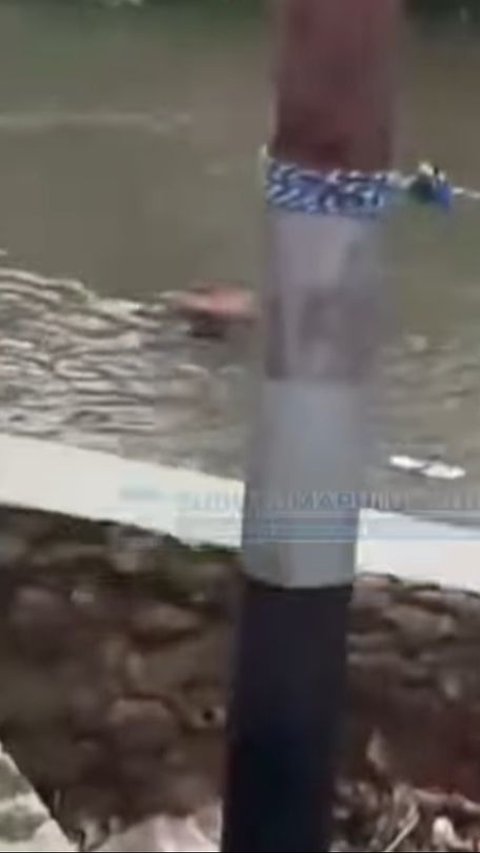 Polisi Selidiki Aksi Viral Penganiayaan di Sumbar Korban Dibanting dan Dilempar ke Sungai 