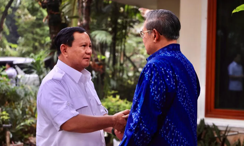 SBY Kenang saat Pertama Bertemu Prabowo di Akabri, Satu Baret Hijau dan Satu Baret Merah