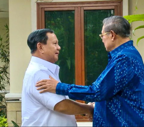 SBY Kenang saat Pertama Bertemu Prabowo di Akabri, Satu Baret Hijau dan Satu Baret Merah