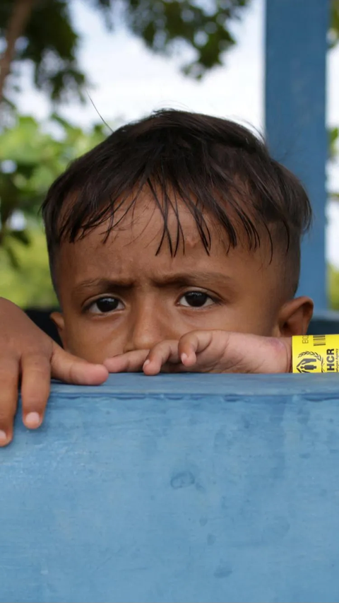 Untuk diketahui jumlah imigran Rohingya yang tiba di Aceh, telah melebihi 800 orang. Mereka tiba di Aceh dengan lima kapal dalam sepekan terakhir.