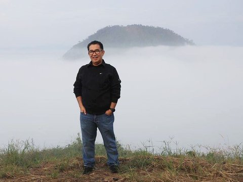 Menikmati Keindahan Negeri di Atas Awan