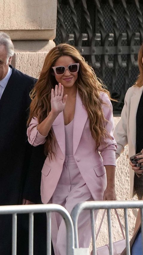 Pada persidangan tersebut Shakira menjalin kesepakatan dengan jaksa agar terhindar dari hukuman penjara.