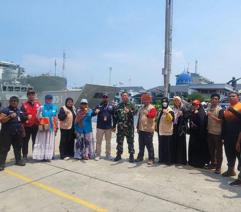 Kolaborasi Filantropi Muda Indonesia Salurkan Rp4,7 M Bantuan ke Palestina via KRI dr. Radjiman 992