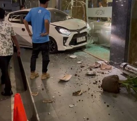 Mobil Matik Tabrak Lobi Hotel di Batam Ini Viral, Pengendara Diduga Salah Injak Pedal