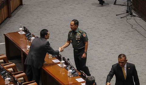 Agus menyebutkan, pertama, memelihara dan memantapkan profesionalisme TNI sebagai alat pertahanan negara. Kedua, meningkatkan kemampuan yang responsif dalam menghadapi perkembangan lingkungan strategis.<br>