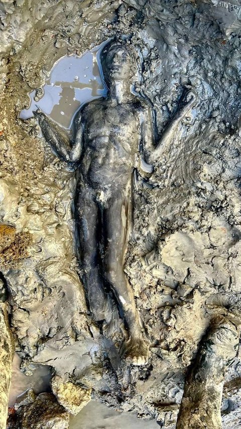 Menariknya, patung-patung ini mengungkapkan kemungkinan adanya ritual unik di mana patung-patung tersebut sengaja direndam dalam air panas.<br><br>Foto: Kementerian Kebudayaan Italia
