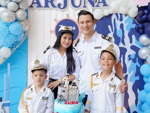 Potret Ultah ke-10 Arjuna Putra Christian Sugiono Bertema Pelaut, Penampilan Cantik Titi Kamal Kenakan Seragam TNI AL Malah Bikin Salfok