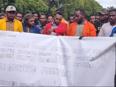 Tolak Ganjar Sampaikan Kuliah Umum, Ini Alasan Mahasiswa Universitas Cendrawasih Papua