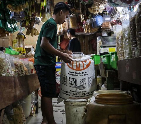 FOTO: Faktor Cuaca, Harga Gula di Jakarta Naik Jadi Rp18.000 per Kilogram