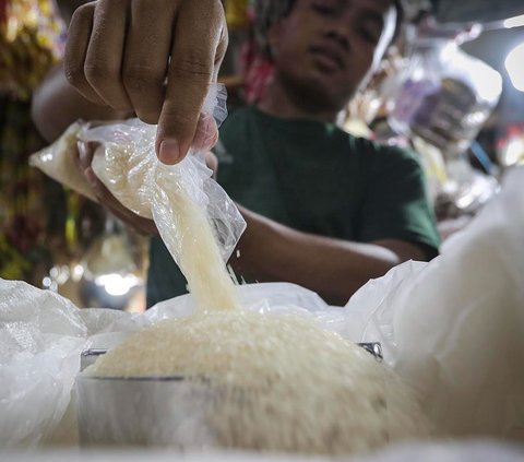 FOTO: Faktor Cuaca, Harga Gula di Jakarta Naik Jadi Rp18.000 per Kilogram