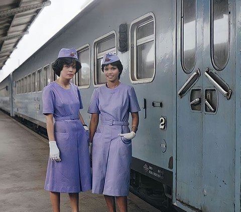Elegant Style of Train Stewardesses in 1974: Captivating and Unwilling to Get Off