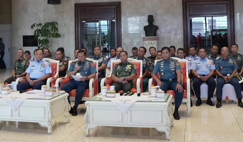 Selain itu, Yudo juga menegaskan bahwa seluruh prajurit TNI sudah berkomitmen untuk netral. Adapun, untuk memberikan kepercayaan pada masyarakat, didirikanlah Posko Pengaduan Netralitas TNI. <br>