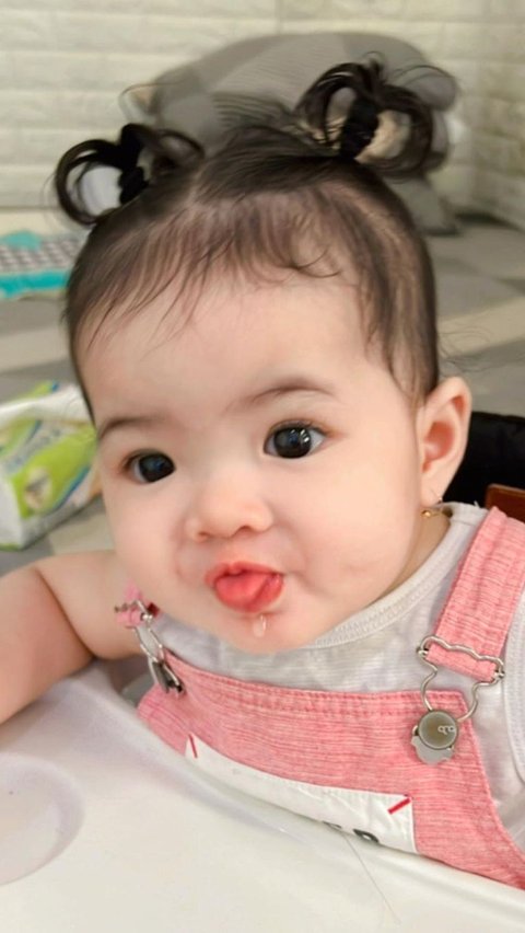 Wajah Baby Kenes Imut seperti Boneka