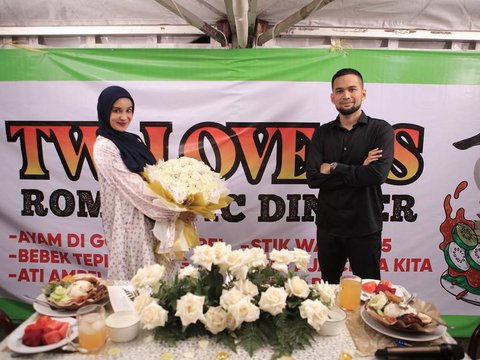 Beda! Potret Dinner Romantis Shireen Sungkar dan Teuku Wisnu di Warung Pecel Ayam, Ditonton Warga