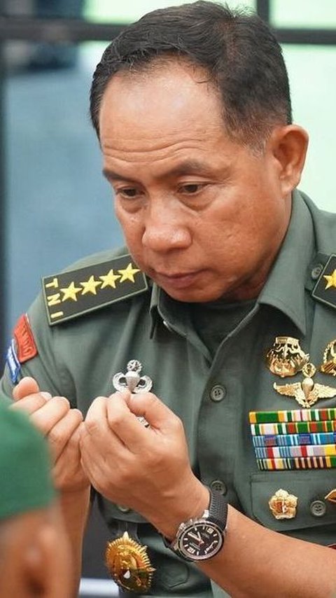 Potret Jenderal Agus Subiyanto Berdoa Khusyu saat Penerimaan Kunci Rumah Panglima 'Bismillah, Serah Terima Kunci Rumah Panglima TNI' 