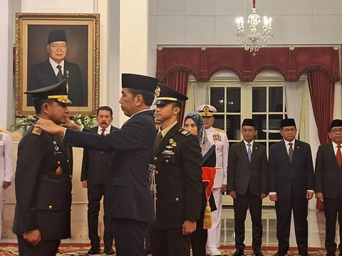 Jokowi Officially Inaugurates General Agus Subiyanto as Commander of the Indonesian National Armed Forces