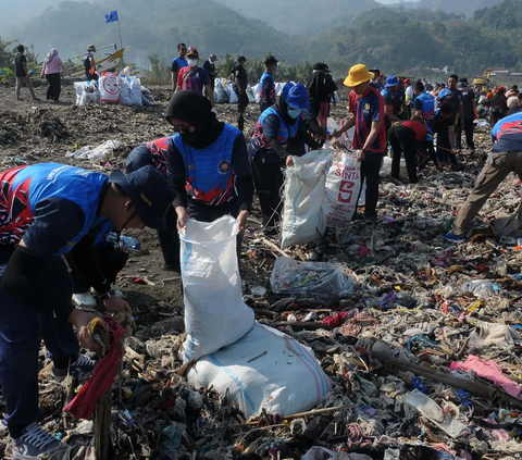 Cerita di Balik Aksi Bersih-Bersih Pandawara Group, Enam Bulan Pertama Tak Ada Dokumentasi