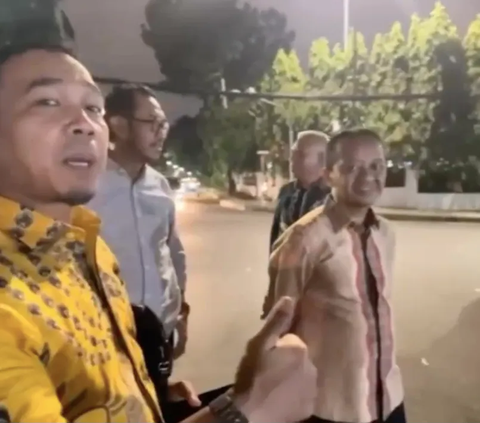 Sosok Mpok Lempeng Malam Hari Dicari-Cari Pak Menteri, Siapa Dia?