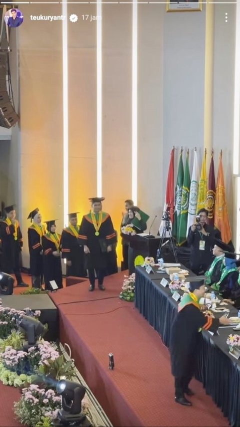 Ryan diketahui mengambil pendidikan di Universitas Muhammadiyah Jakarta. Ia terlihat percaya diri menunggu giliran namanya dipanggil sebagai wisudawan terbaik.