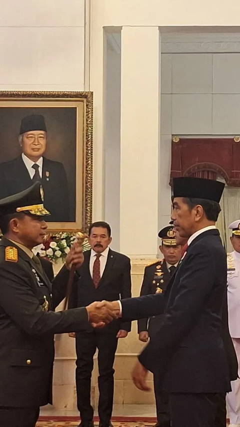 Begini Isi Arahan Jokowi ke Panglima TNI Agus Subiyanto<br>