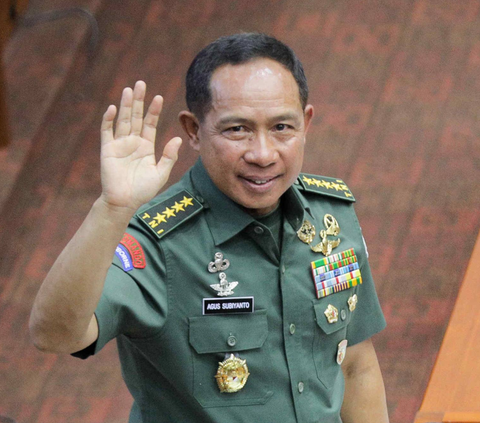 Panglima TNI Jenderal Agus Subiyanto memastikan akan menaikkan tunjangan prajurit. 