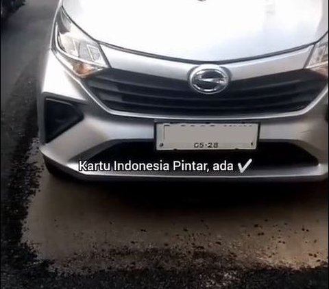 Viral Aksi Mobil Parkir Sembarangan, Bikin Setengah Jalan Tak Sempurna Diaspal