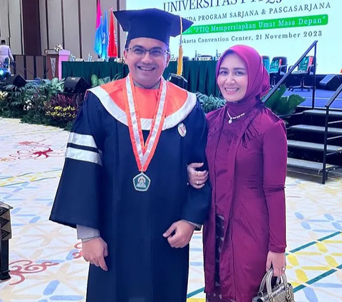 Dalami Ilmu Al Quran dan Tafsir, ini 10 Momen Bahagia Sahrul Gunawan saat Wisuda S2