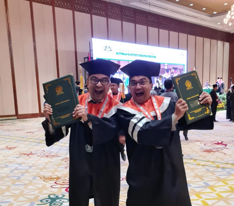 Dalami Ilmu Al Quran dan Tafsir, ini 10 Momen Bahagia Sahrul Gunawan saat Wisuda S2