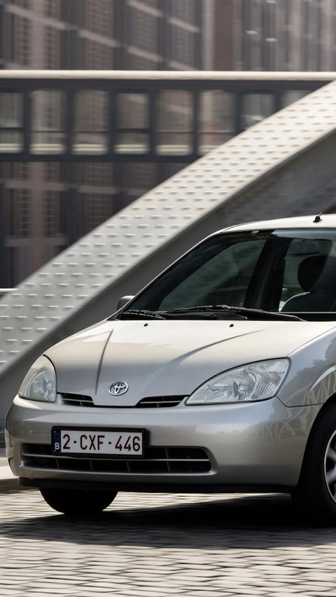 Toyota Daur Ulang Baterai Mobil Hybrid Prius Generasi Lawas