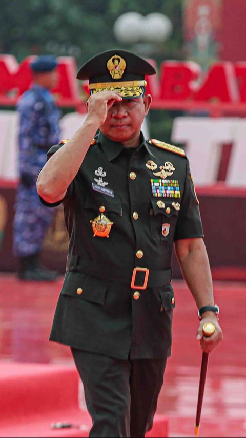 Upacara sertijab ini diadakan setelah Presiden Joko Widodo resmi melantik Jenderal Agus Subiyanto sebagai Panglima TNI pada pagi tadi.