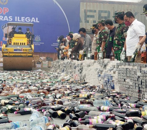 Puluhan Ribu Miras Ilegal di Pasuruan Dimusnahkan, Nilainya Capai Setengah Miliar Lebih