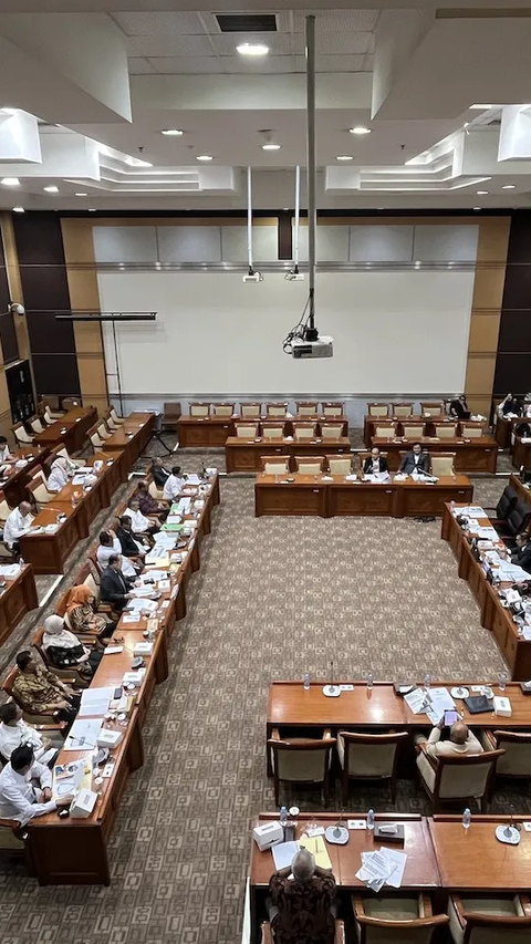 Tajam Benny Cecar No Money, No Justice ke Calon Hakim Sampai Gugup Jawab di DPR